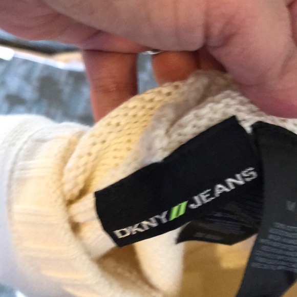 DKNY hooded sweater NWOT - Picture 4 of 4